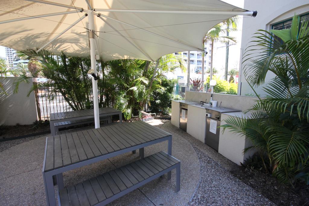 Aruba Beach Resort Broadbeach Bagian luar foto